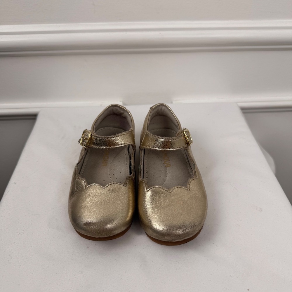 L'Amour Girls Metallic Gold Leather Scalloped Mary Jane Dress Shoes Size 8